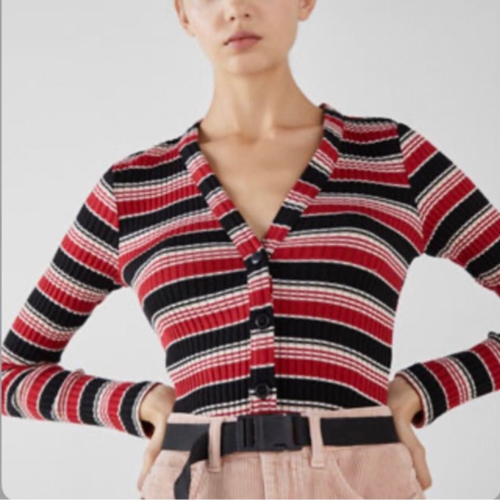 Bershka Striped V-Neck Knit Button Down Top Size Small Red‎ Black Long Sleeve